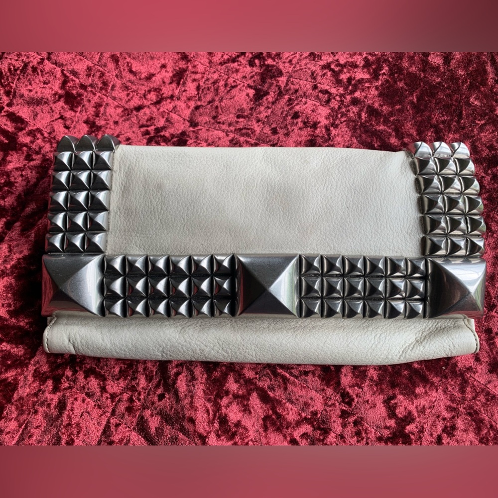 BETSEY JOHNSON WHITE GENUINE LEATHER HEAVILY STUDDED ROCKER EDGY CLUTCH BAG